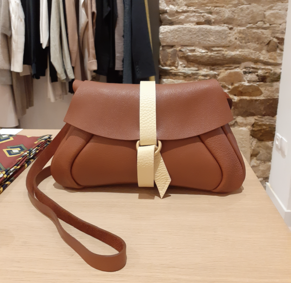 Pochette sac cuir upcyclé de luxe personnalisable maroquinerie fabriqué en France
