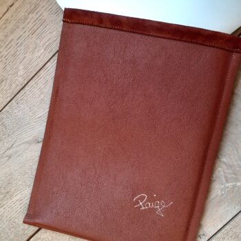 Etui Pochette ordinateur portable en cuir upcyclé de luxe maroquinerie CouleurSedona fabriqué sur mesure en France