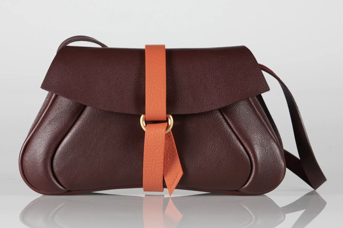Pochette sac cuir canyon orange de luxe CouleurSedona maroquinerie fabriqué en France Pochette sac cuir canyon orange de luxe CouleurSedona maroquinerie fabriqué en France